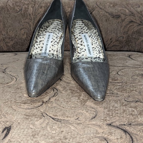LIKE NEW CONDITION Manolo Blahnik Grey Coated Canvas Size 38 - Picture 4 of 5